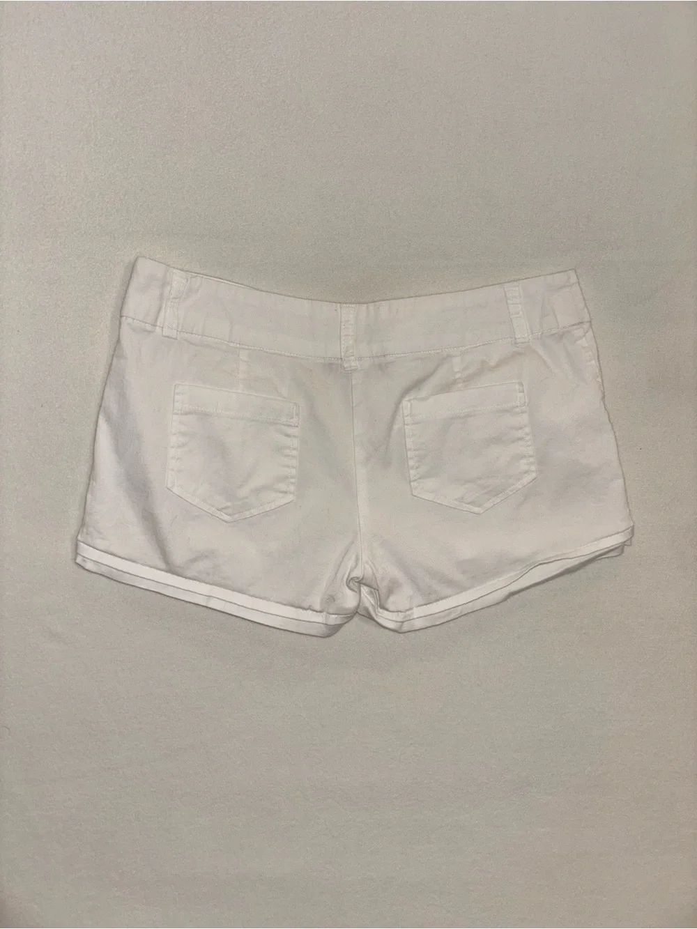 Color Swatch White Cotton Stretch Shorts Size M Basic Minimalist Clean Coastal